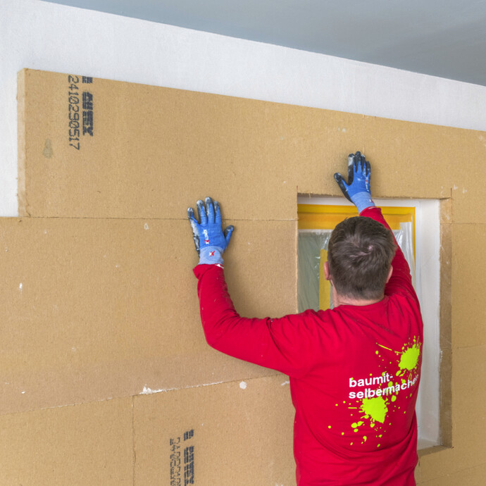 Dämmplatten am Fenster vervollständigen